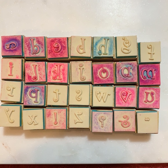 Rubberstamp bundle for card making. Includes alphabet letters - Picture 5 of 17